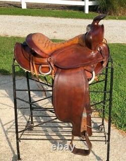 15 Vintage Western Horse Saddle Needs Under Fleece