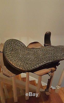 ANTIQUE VINTAGE LEATHER HORSE LADIES SIDESADDLE RARE. Very old