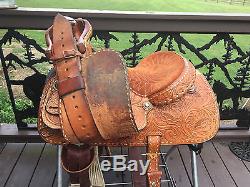 Beautiful Vintage Barrel Racing Tooled Leather Western Horse Saddle