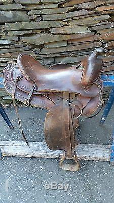 BEAUTIFUL VINTAGE Brown LEATHER Horse Saddle 15 Long Cowboy Western Decor