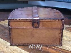 Beautiful quality vintage leather horse shoe collar trinket jewellery box / case