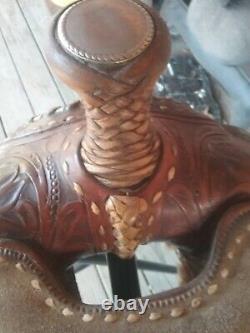 Longhorn Vintage Western Saddle Full Quarter Horse Bars USA Made 15 Seat