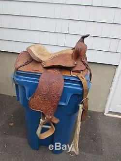 VINTAGE LEATHER WESTERN HORSE SADDLE EASY RIDER TOOLED With BELLY BELT SUEDE SEAT