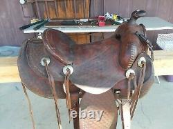 VINTAGE heavy duty ranch/ cowboy saddle, western collectables, horse tack