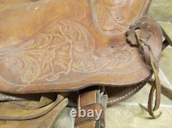 Vintage Brown Leather Western Horse Saddle with Plastic Stirrups Wear