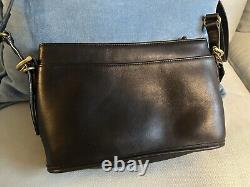 Vintage Coach Equestrian Zip Crossbody Shoulder Bag Black Leather 9802 EUC