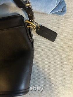 Vintage Coach Equestrian Zip Crossbody Shoulder Bag Black Leather 9802 EUC