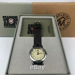 Vintage Swiss Army Mens Cavalry Stainless Steel Round Dial Watch Silver Tone