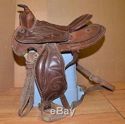 Vintage Tex Tan trail saddle hand tooled leather collectible Western horse tack