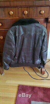 Vintage WWII Era Bomber Jacket HorseHide Leather Wolf GuideMaster. Men's L Nice